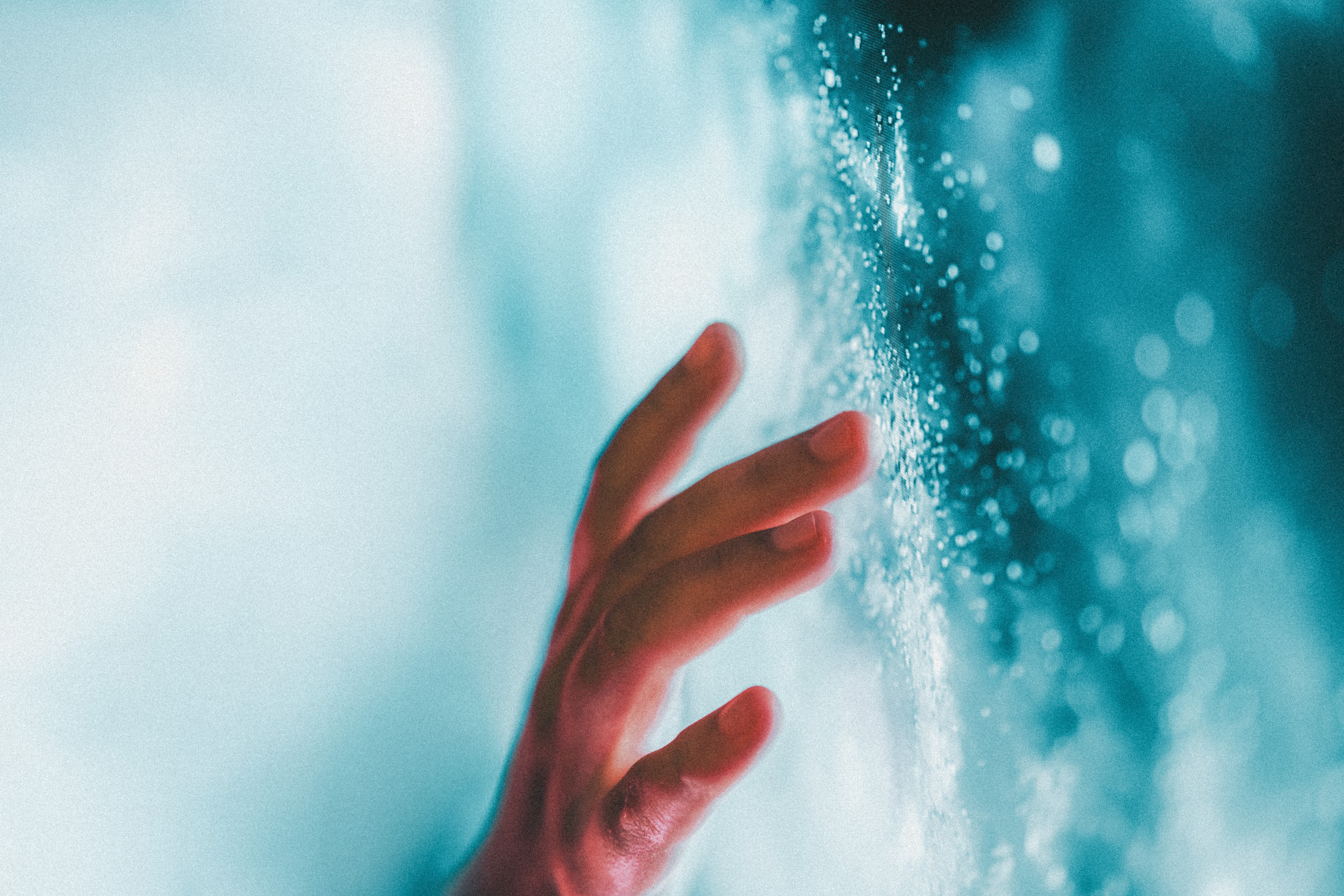 Cell & Gene Therapy: 4 Cross-Industry Lessons for Commercial Success